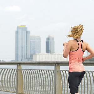 朝のウォーキングで健康に。　～運動の習慣化～